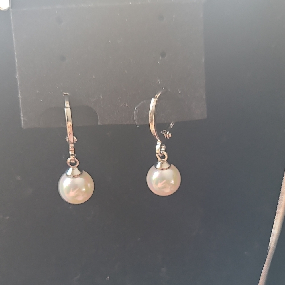 Pretty Bird Silver Pearl Earrings